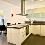 Appartement 1bdr With Pool Access And Off Seafront