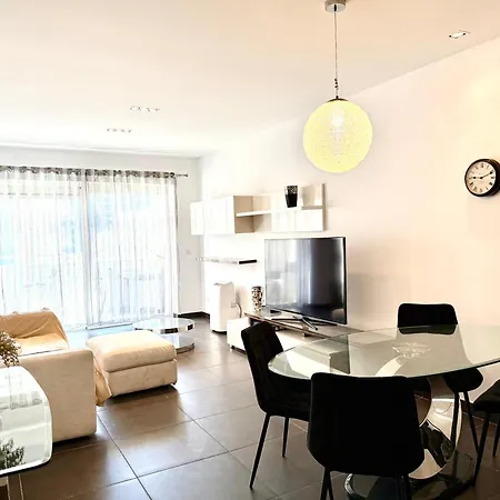 1bdr With Pool Access And Off Seafront * Sliema