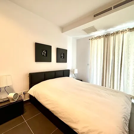 1bdr With Pool Access And Off Seafront * Слима