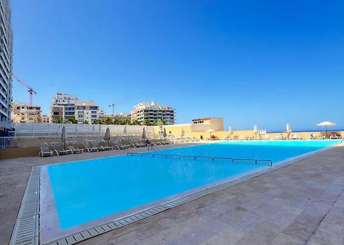 1bdr With Pool Access And Off Seafront Apartamento *
