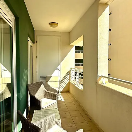 Apartamento 1bdr With Pool Access And Off Seafront