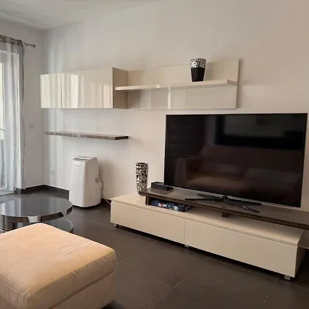 1bdr With Pool Access And Off Seafront Lägenhet Sliema
