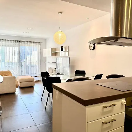 1bdr With Pool Access And Off Seafront Lägenhet Sliema