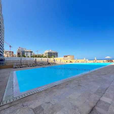 1bdr With Pool Access And Off Seafront شقة *